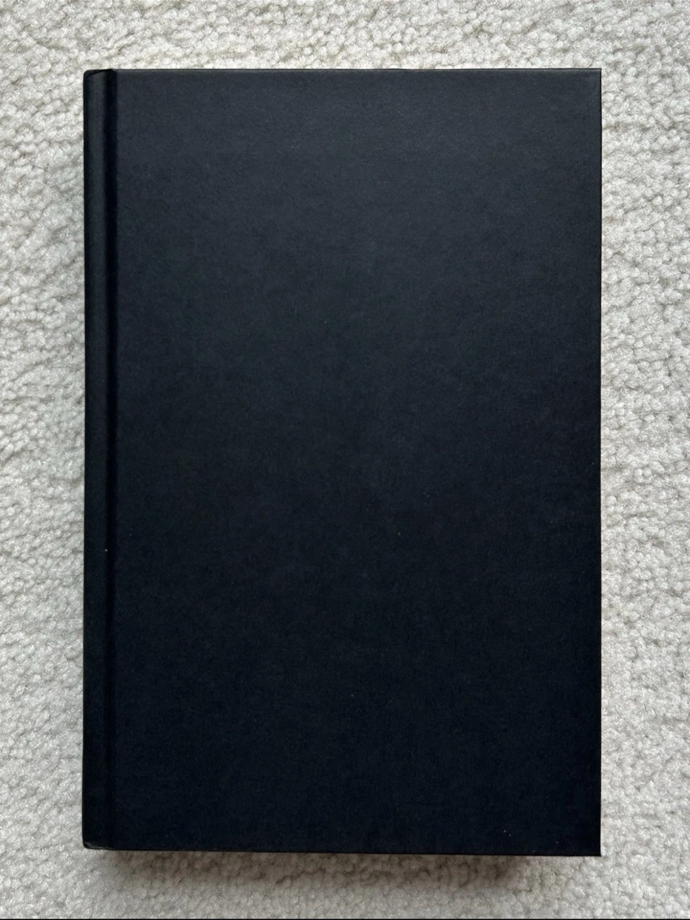 One of Us is Lying - Hardcovers - Picture 14 of 14